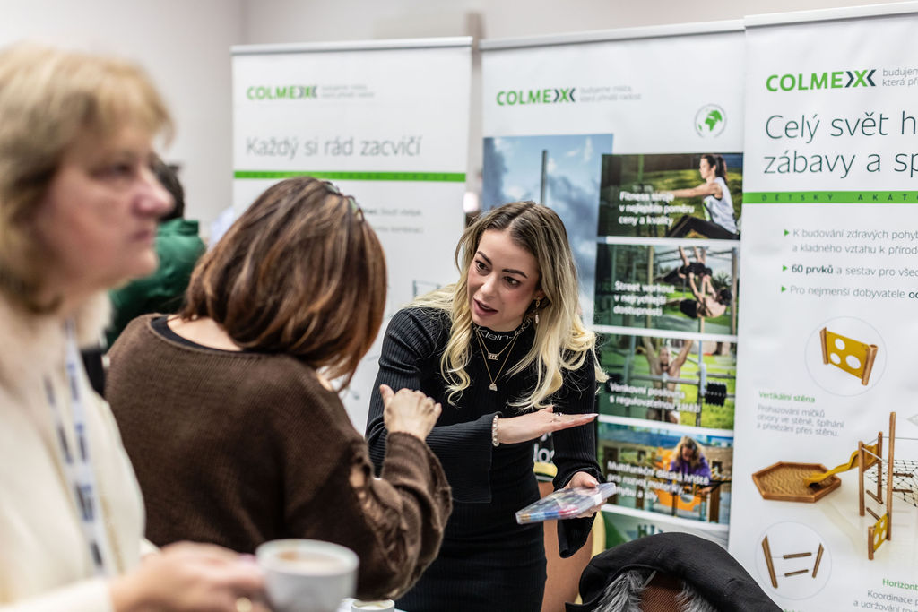 Konzultace u expozice s dětskými hřišti a venkovními prvky